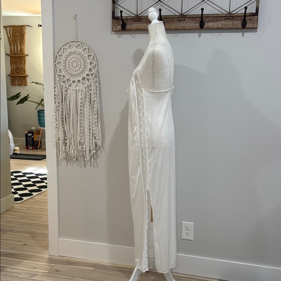 Vintage White Chemise - Picture 3 of 7